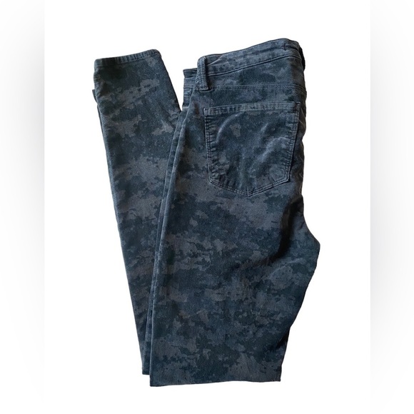 J Brand Super Skinny Olive Velvet Camo Pants, Size 30 - Picture 8 of 8